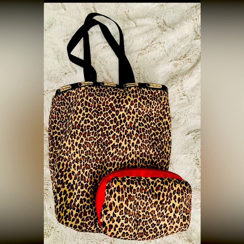 Le Sport Sac Sexy Cheetah 🐆 Print Tote w/matching makeup pouch w/chic red trim